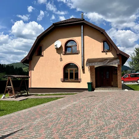 карпатська 别墅